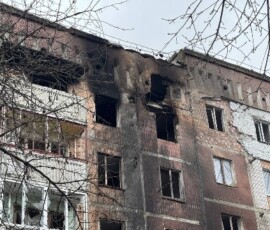 Zerstörtes Wohngebäude in Ternopil.