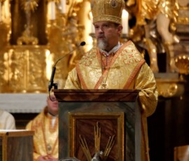 Erzbischof Martinyuk richtet Dankesworte für die langjährige Unterstützung. Erzbischof Martinyuk richtet Dankesworte für die langjährige Unterstützung.