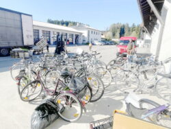 Viele gespendete Güter wie Fahrräder werden sinnvoll weiterverwendet.
© Anton Hötzelsberger Viele gespendete Güter wie Fahrräder werden sinnvoll weiterverwendet. © Anton Hötzelsberger