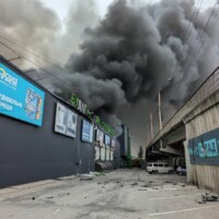 Zivile Objekte wie der Baumarkt werden in Ternopil angegriffen. Zivile Objekte wie der Baumarkt werden in Ternopil angegriffen.